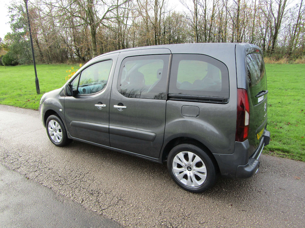 
								Citroen Berlingo full									