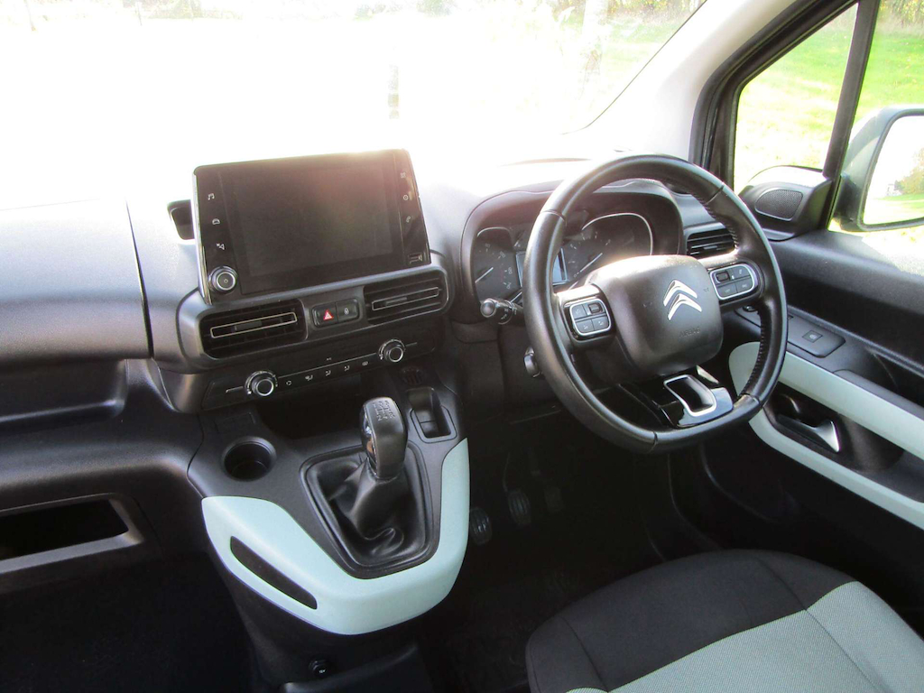 
								Citroen Berlingo full									