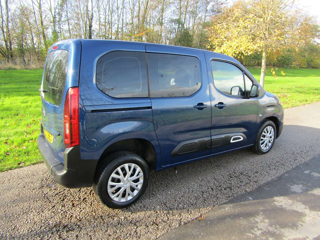 
								Citroen Berlingo full									