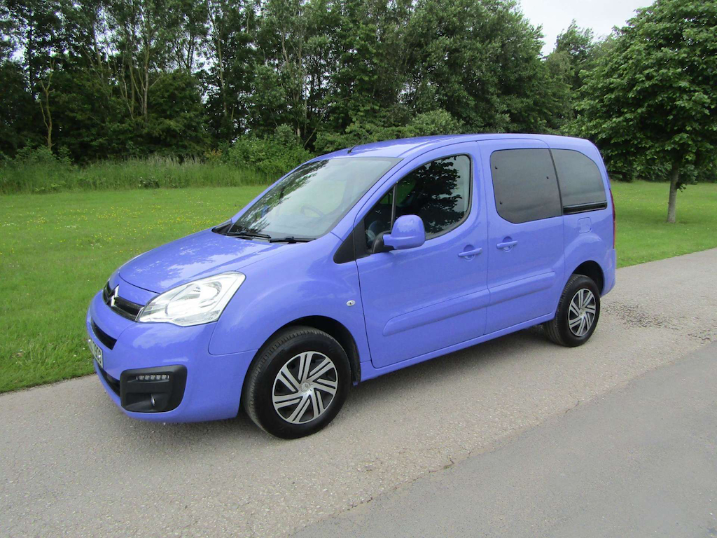 
								Citroen Berlingo full									