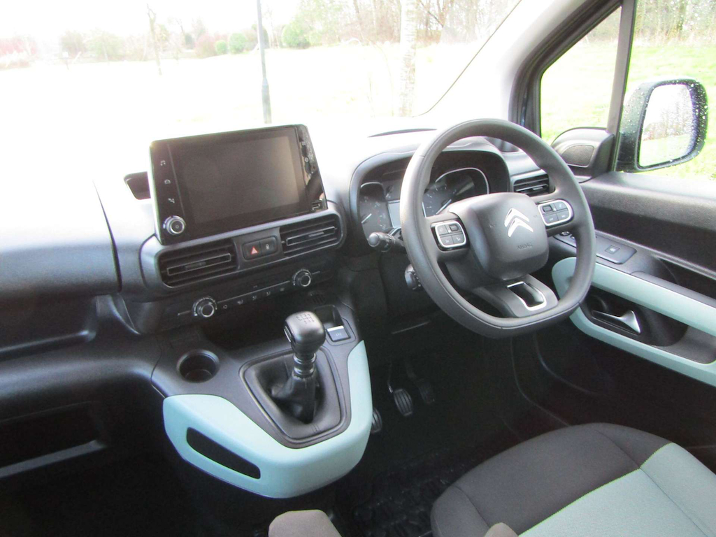 
								Citroen Berlingo full									