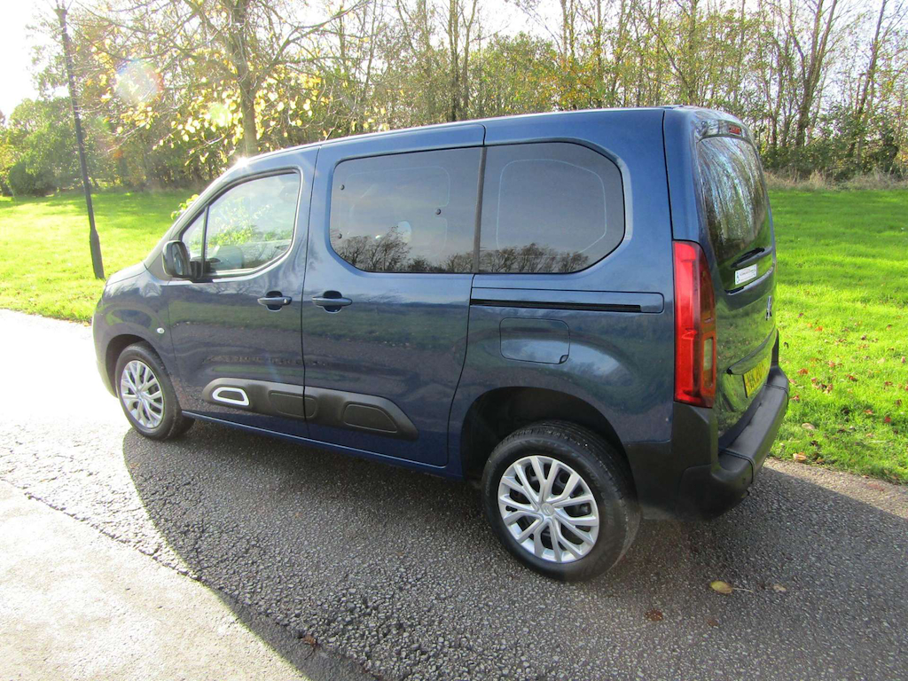 
								Citroen Berlingo full									