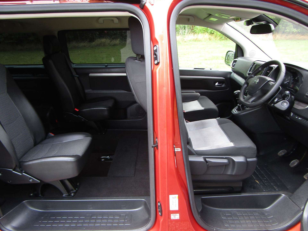 
								Citroen Spacetourer full									
