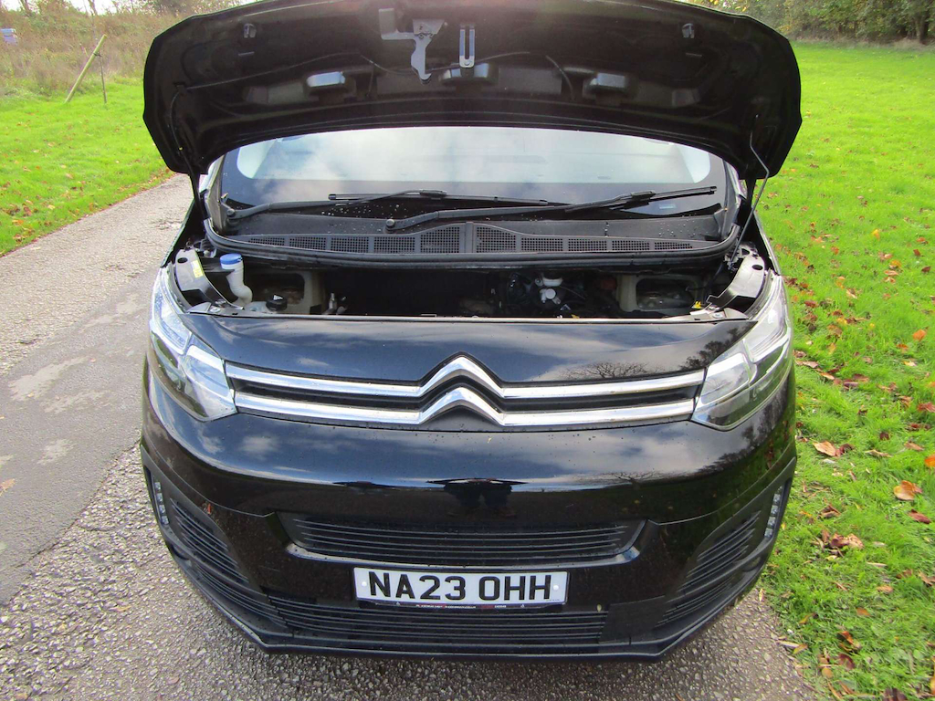 
								Citroen Spacetourer full									