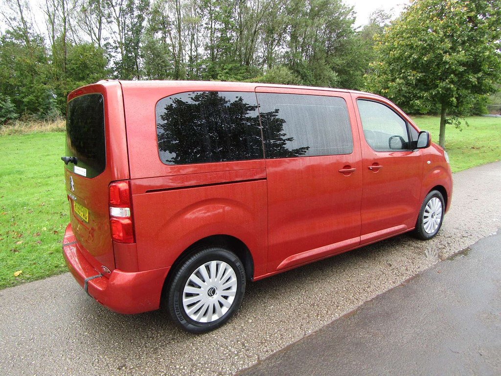 
								Citroen Spacetourer full									