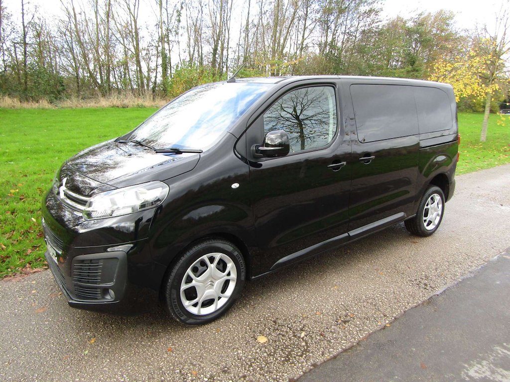 
								Citroen Spacetourer full									