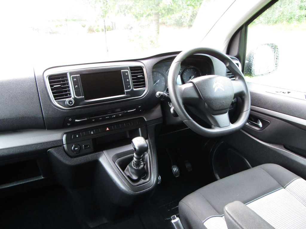 
								Citroen Spacetourer full									