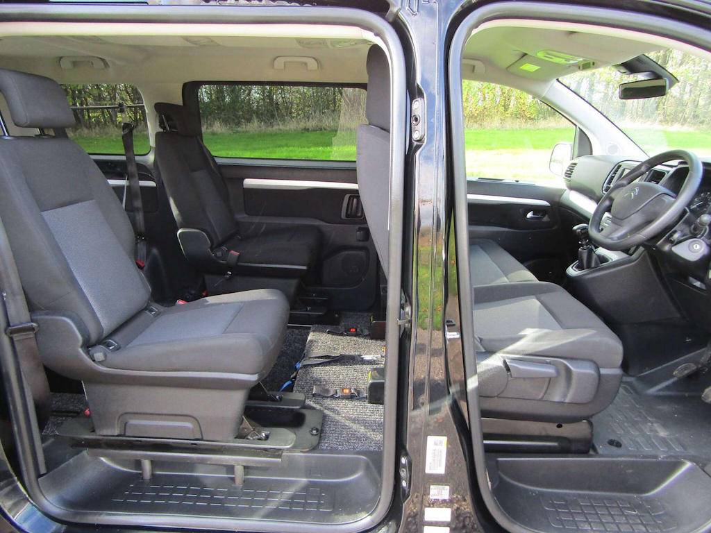 
								Citroen Spacetourer full									