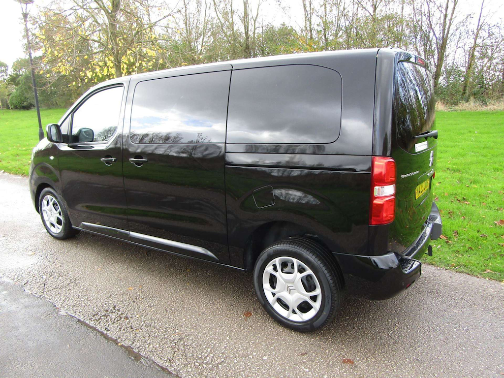 
								Citroen Spacetourer full									