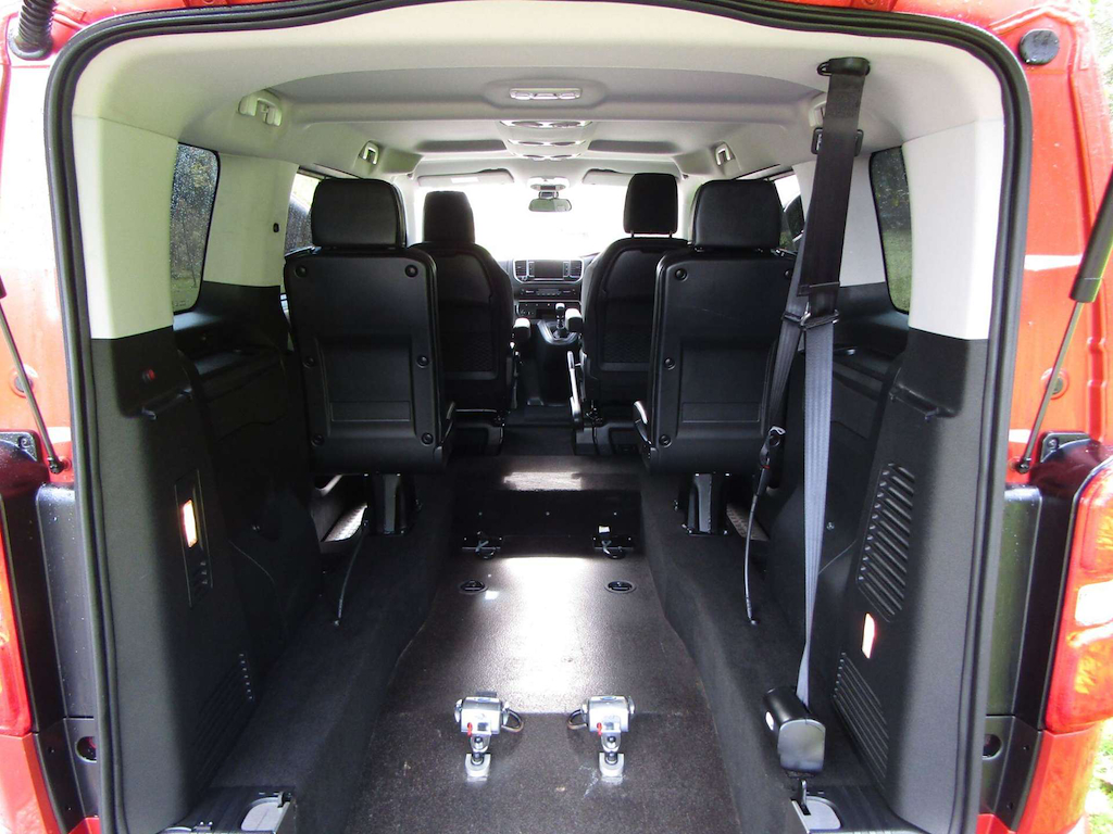 
								Citroen Spacetourer full									