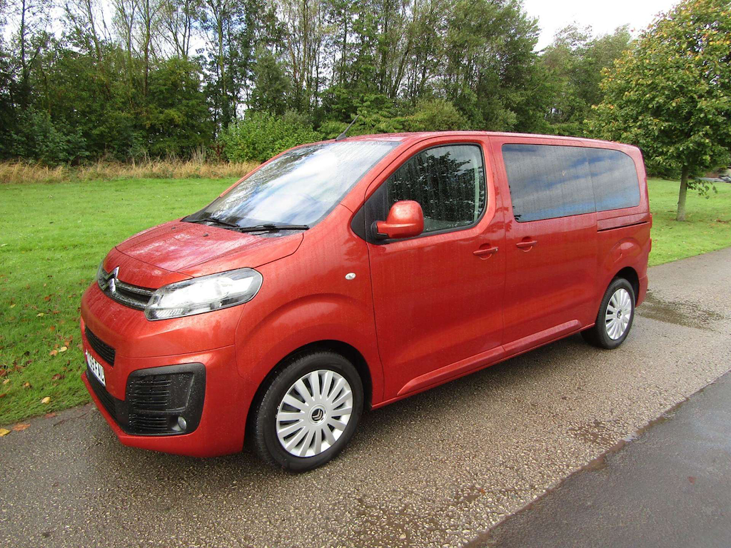 
								Citroen Spacetourer full									