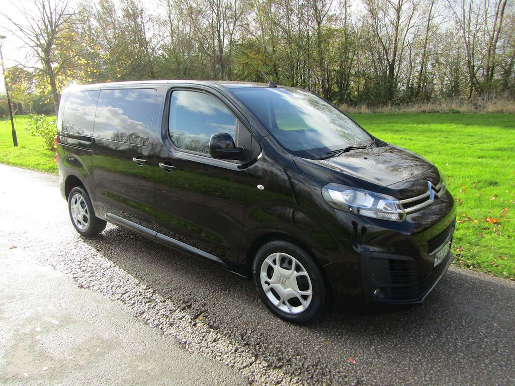 
								Citroen Spacetourer full									