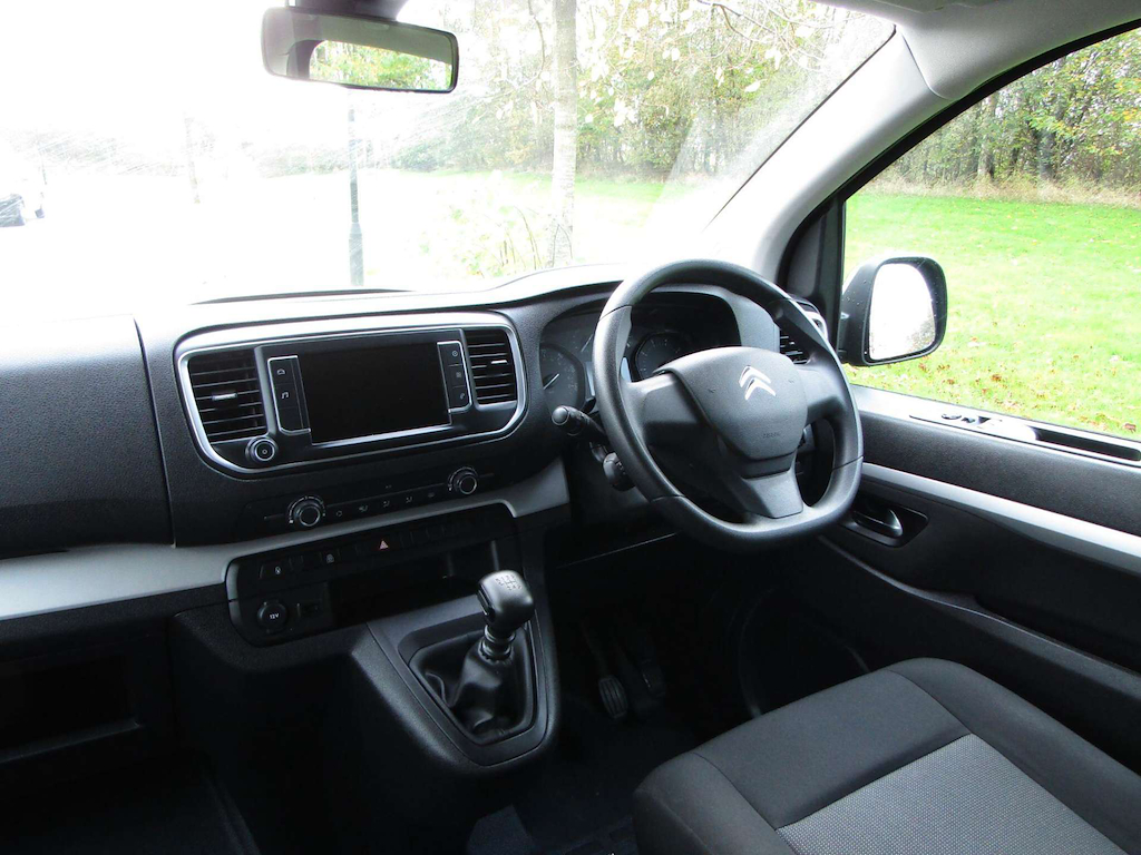 
								Citroen Spacetourer full									