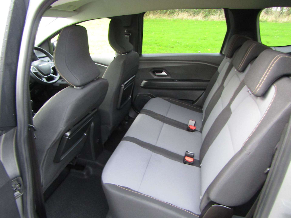 
								Dacia Jogger full									