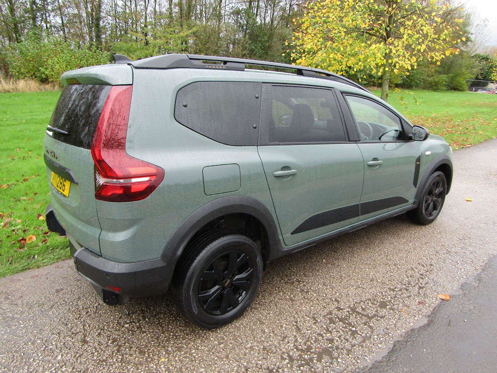 
								Dacia Jogger full									