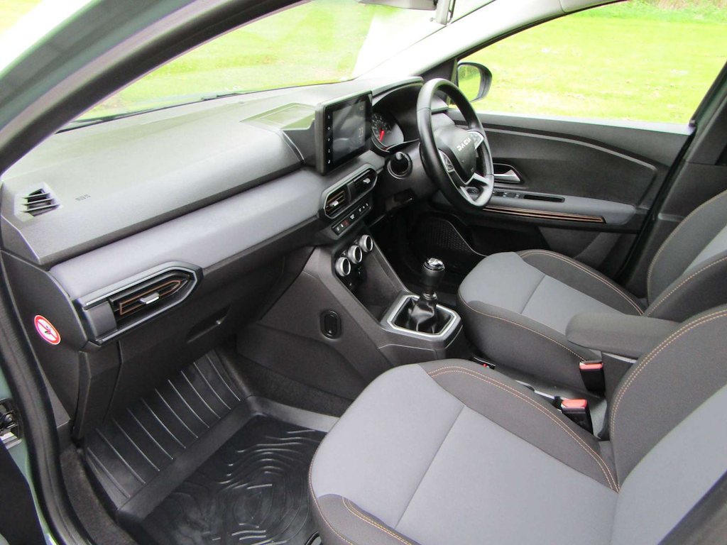 
								Dacia Jogger full									