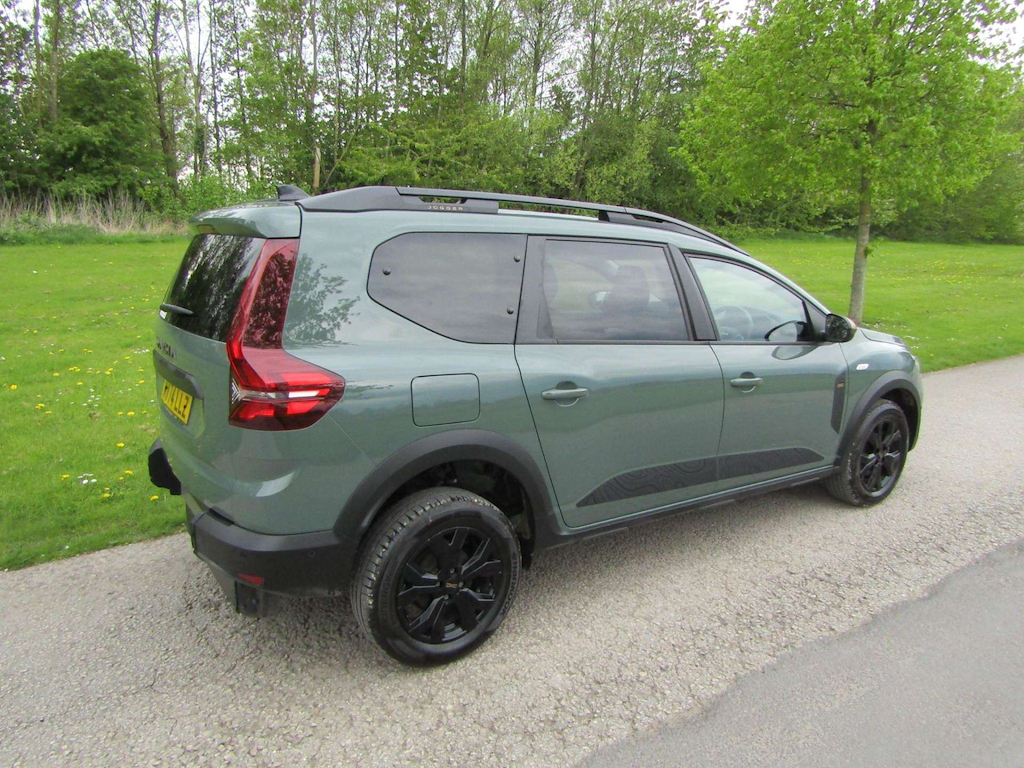 
								Dacia Jogger full									
