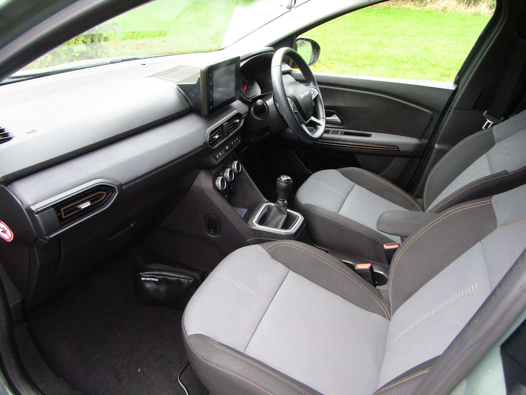 
								Dacia Jogger full									