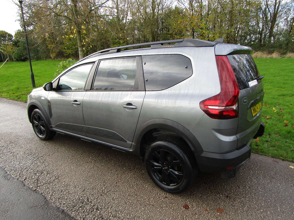 
								Dacia Jogger full									