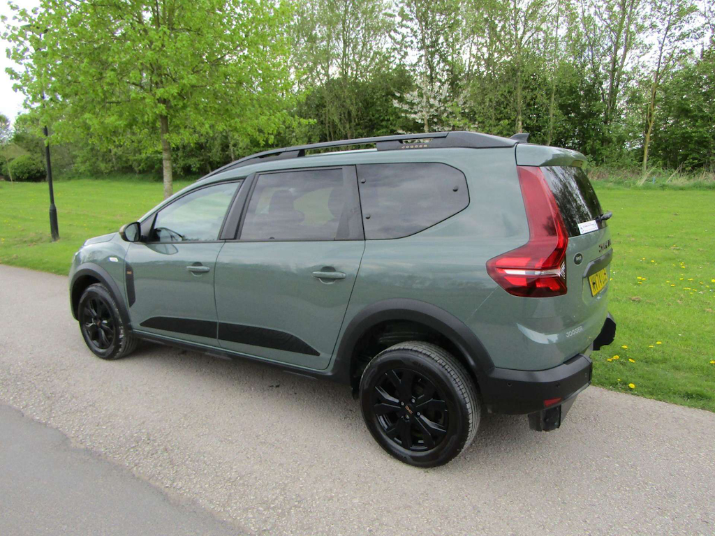 
								Dacia Jogger full									