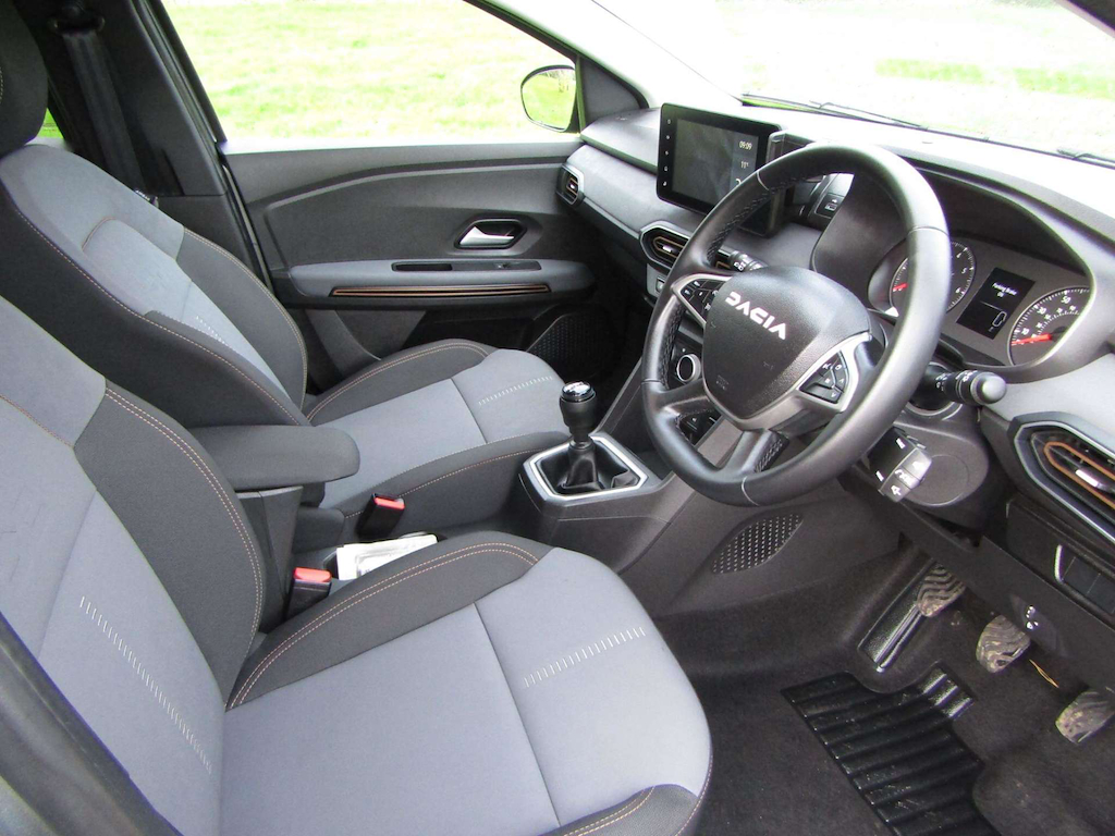 
								Dacia Jogger full									