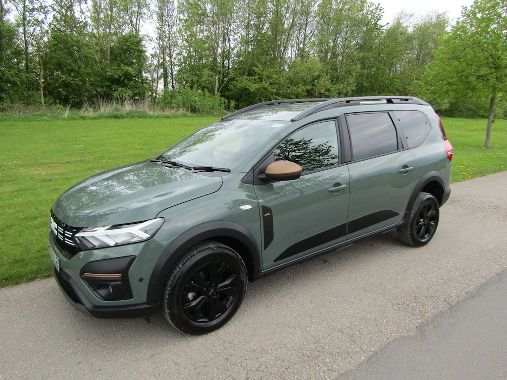 
								Dacia Jogger full									
