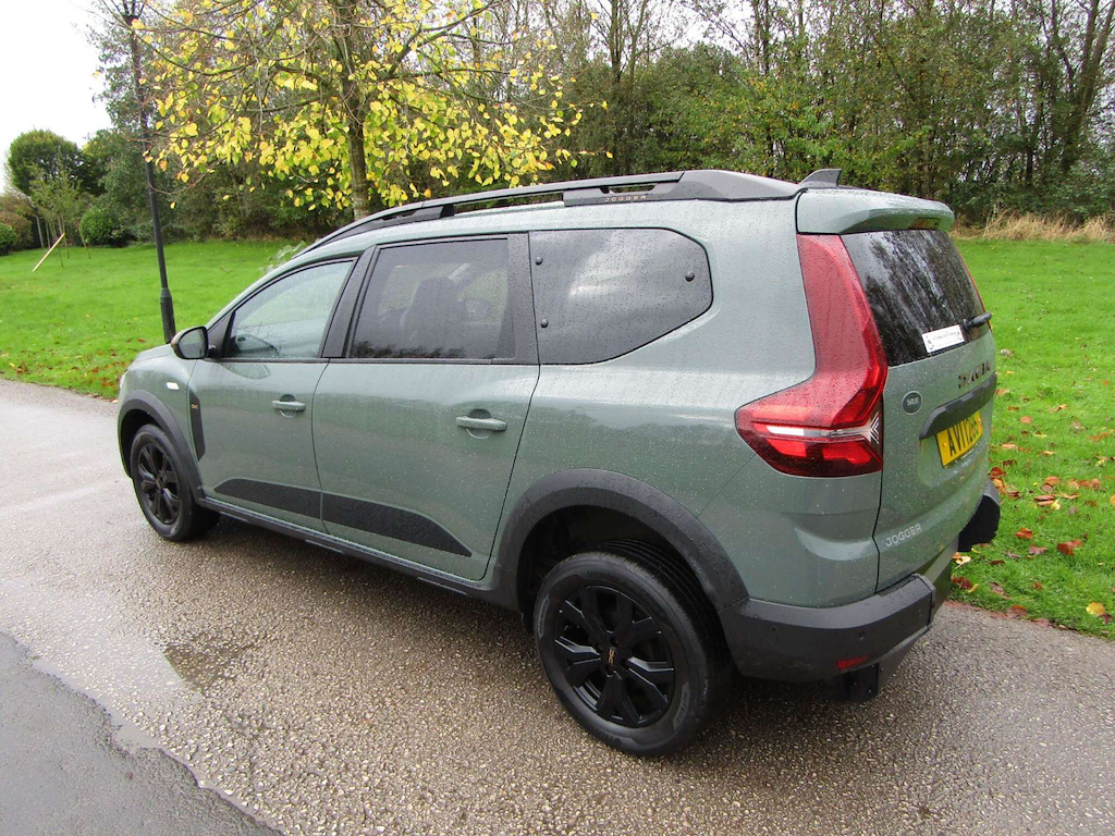 
								Dacia Jogger full									