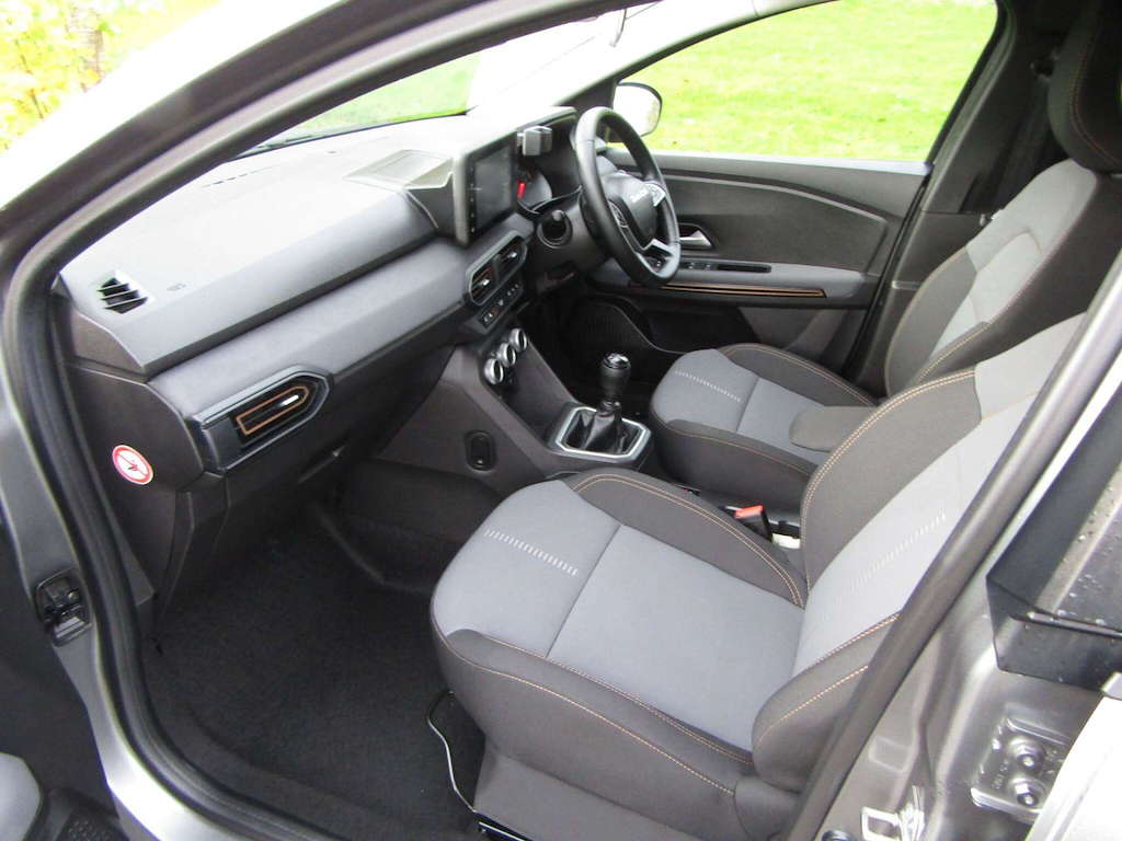 
								Dacia Jogger full									