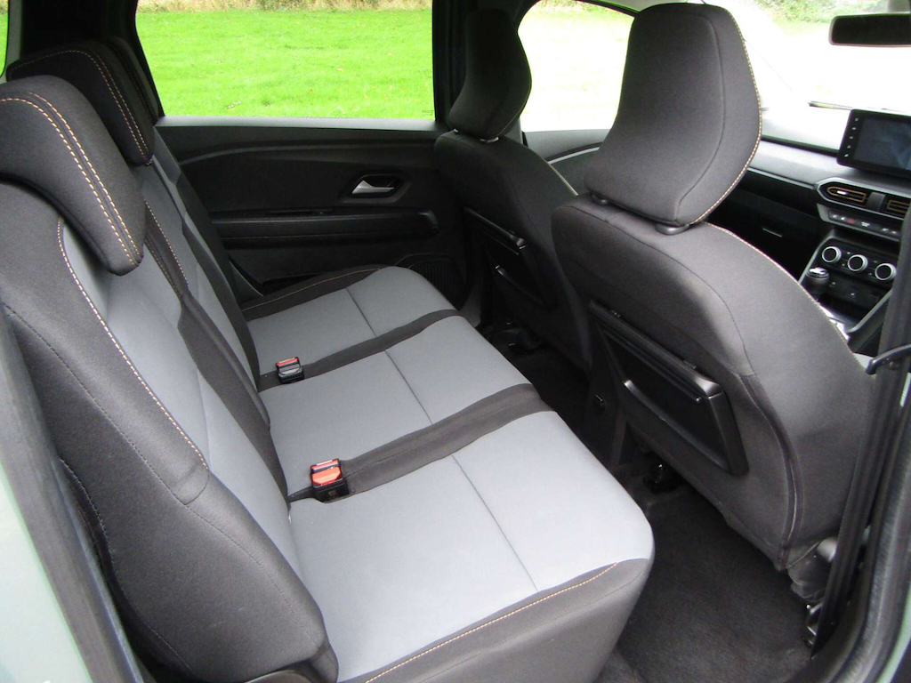 
								Dacia Jogger full									