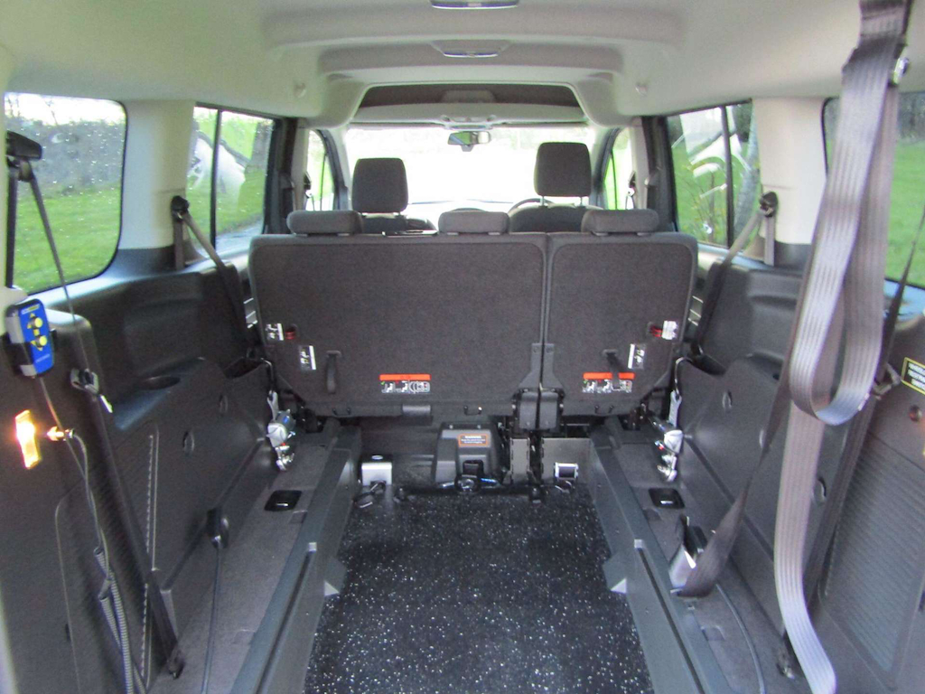 
								Ford Grand Tourneo Connect full									