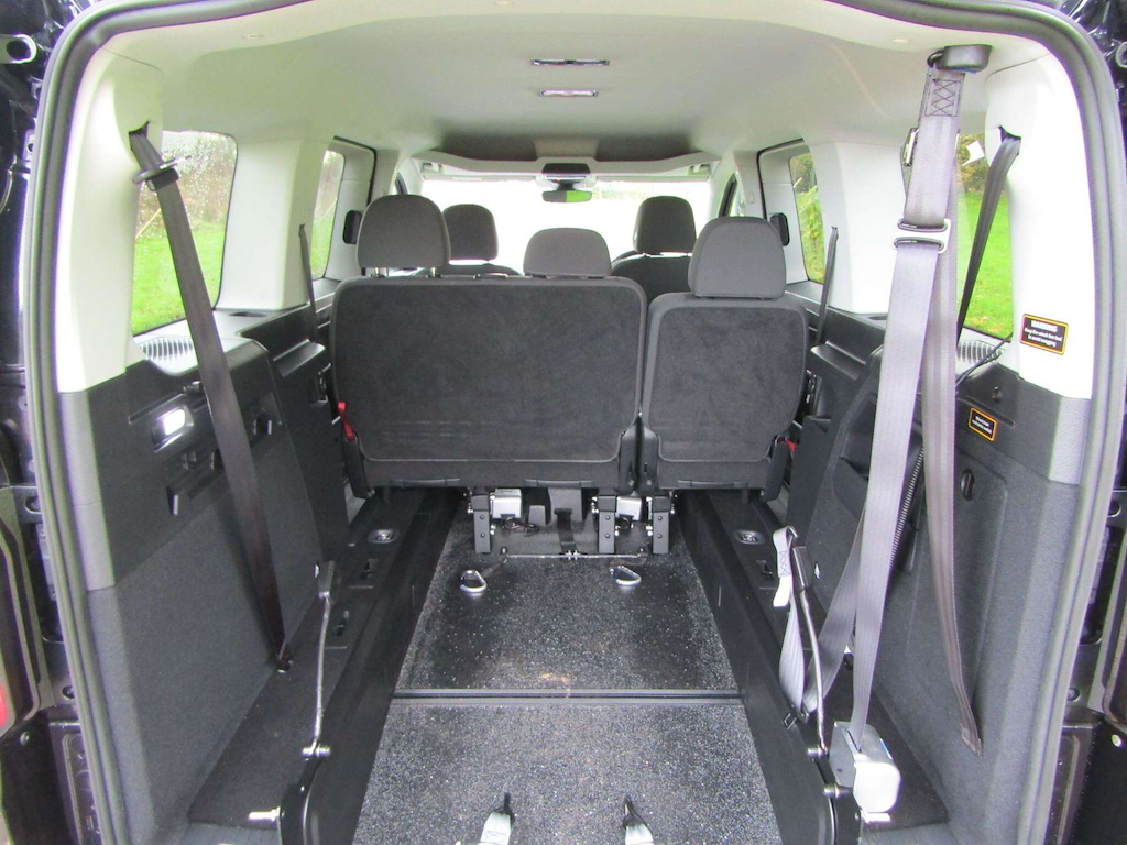 
								Ford Grand Tourneo Connect full									