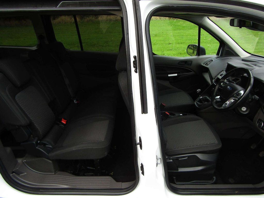 
								Ford Grand Tourneo Connect full									