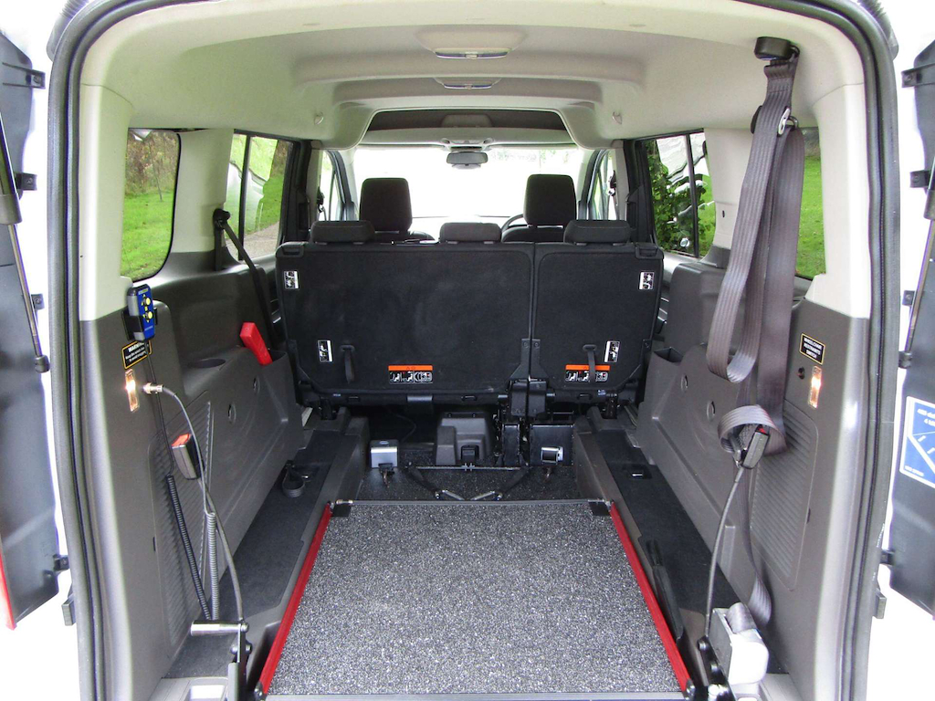 
								Ford Grand Tourneo Connect full									