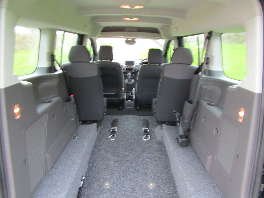 
								Ford Grand Tourneo Connect full									