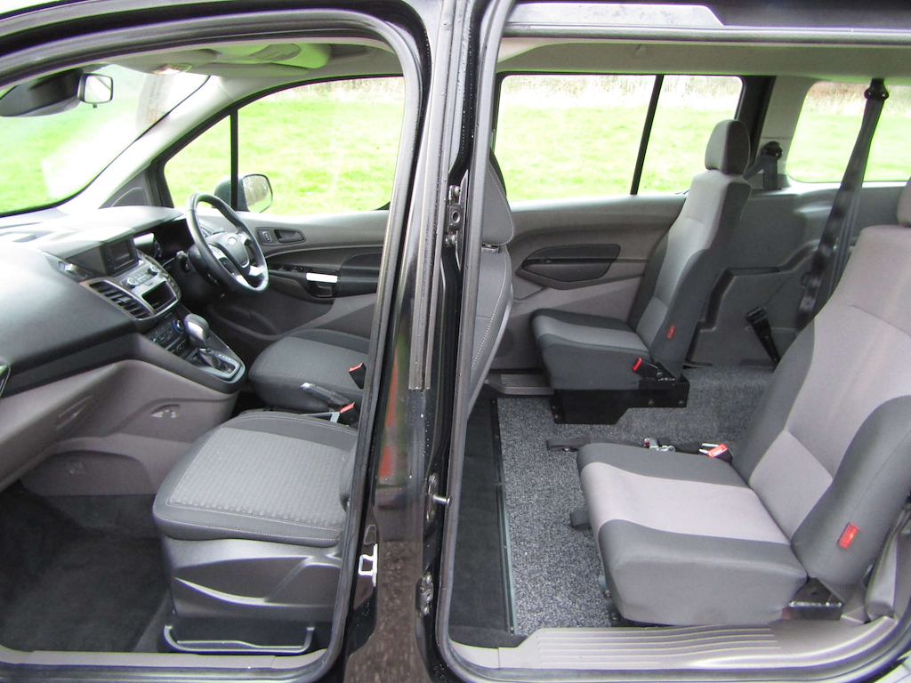 
								Ford Grand Tourneo Connect full									