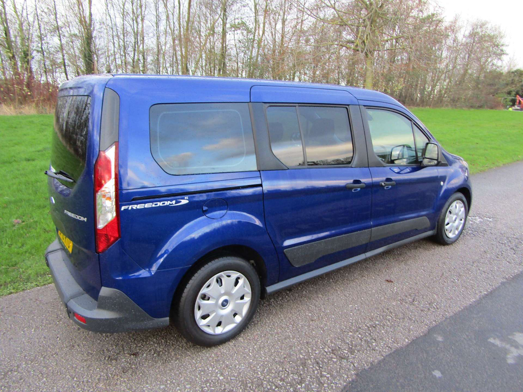 
								Ford Grand Tourneo Connect full									