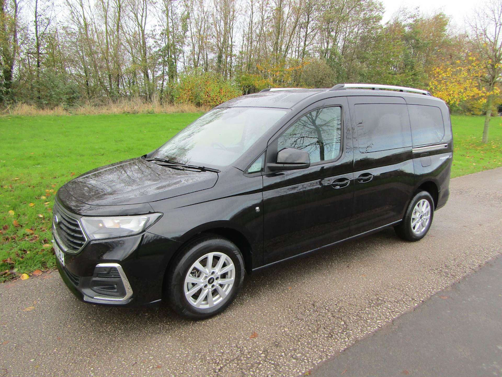 
								Ford Grand Tourneo Connect full									