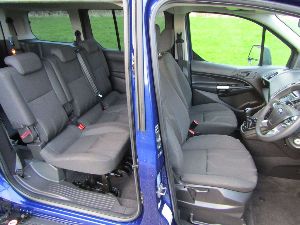 
								Ford Grand Tourneo Connect full									