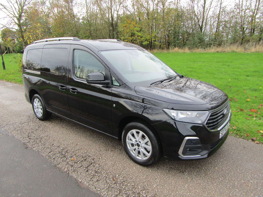 
								Ford Grand Tourneo Connect full									