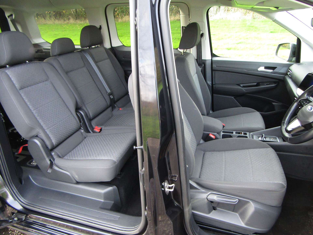 
								Ford Grand Tourneo Connect full									