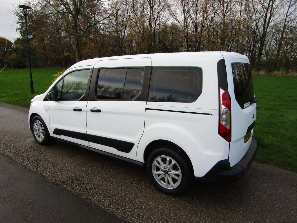 
								Ford Grand Tourneo Connect full									