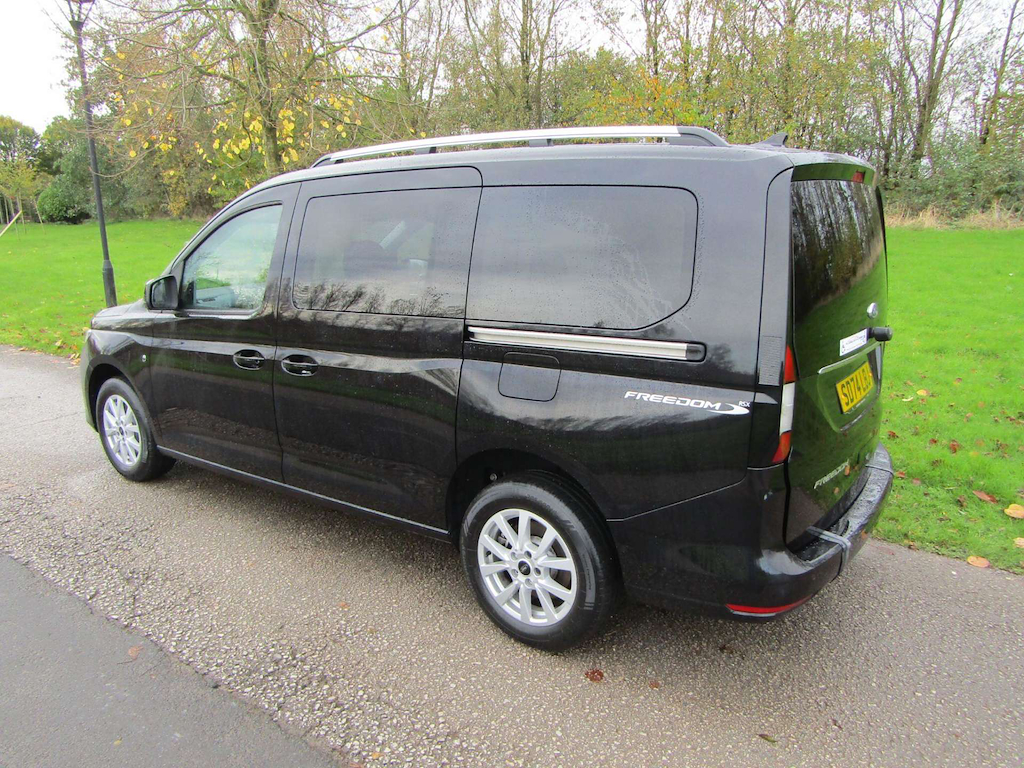 
								Ford Grand Tourneo Connect full									