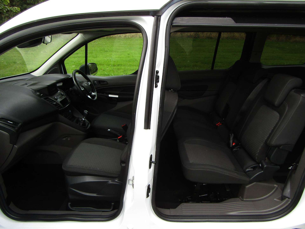 
								Ford Grand Tourneo Connect full									