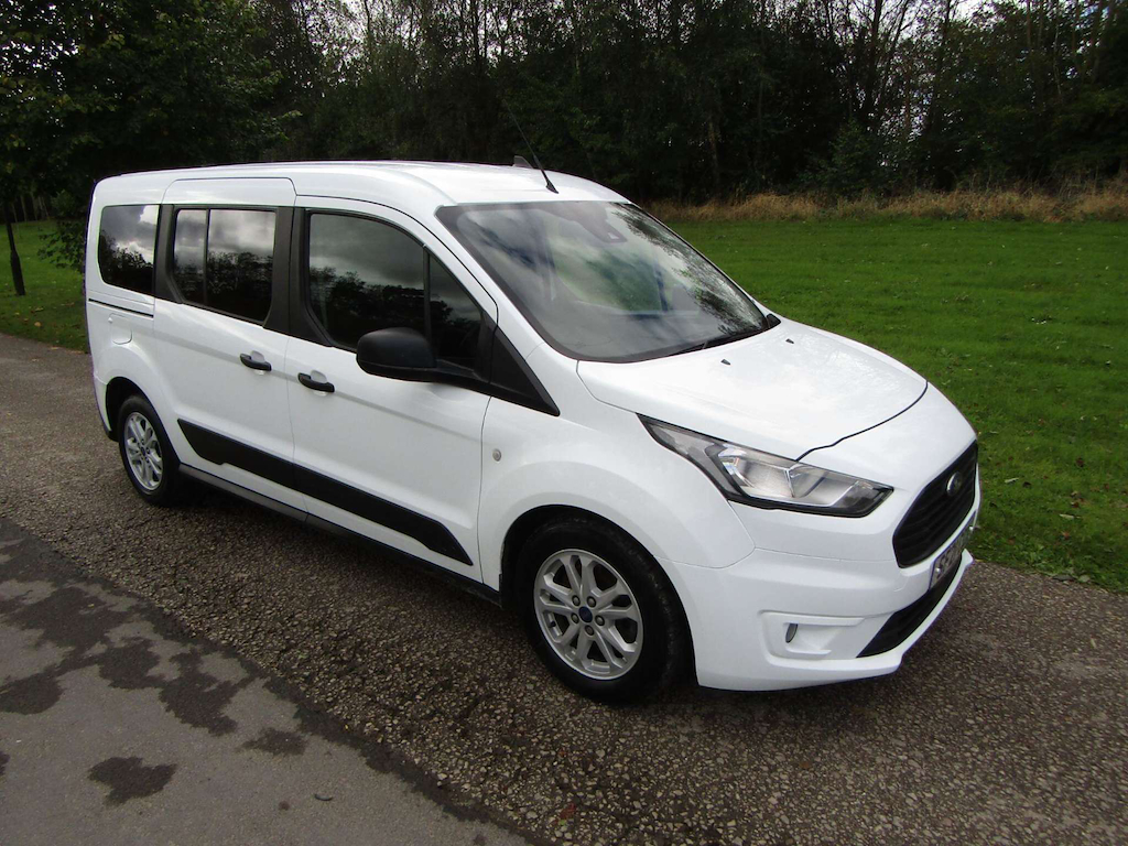 
								Ford Grand Tourneo Connect full									