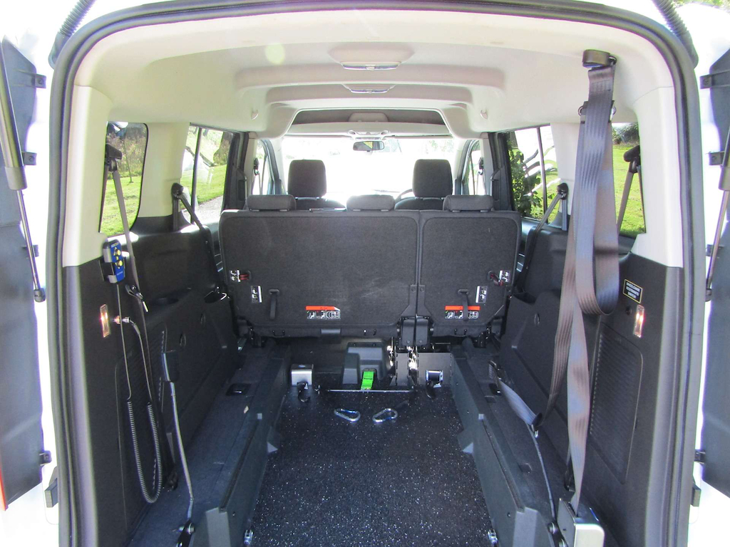 
								Ford Grand Tourneo Connect full									
