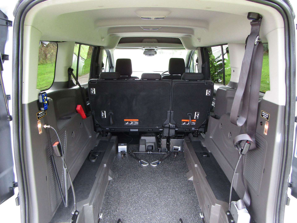
								Ford Grand Tourneo Connect full									