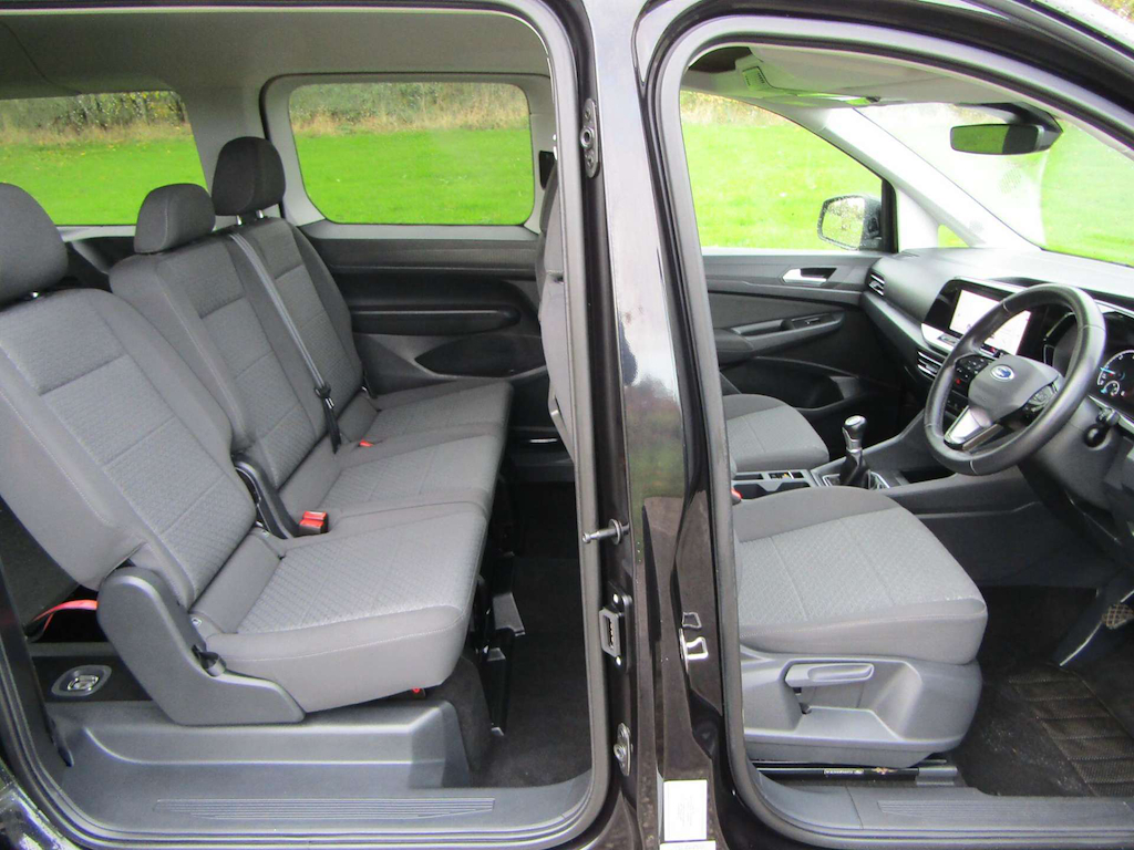 
								Ford Grand Tourneo Connect full									
