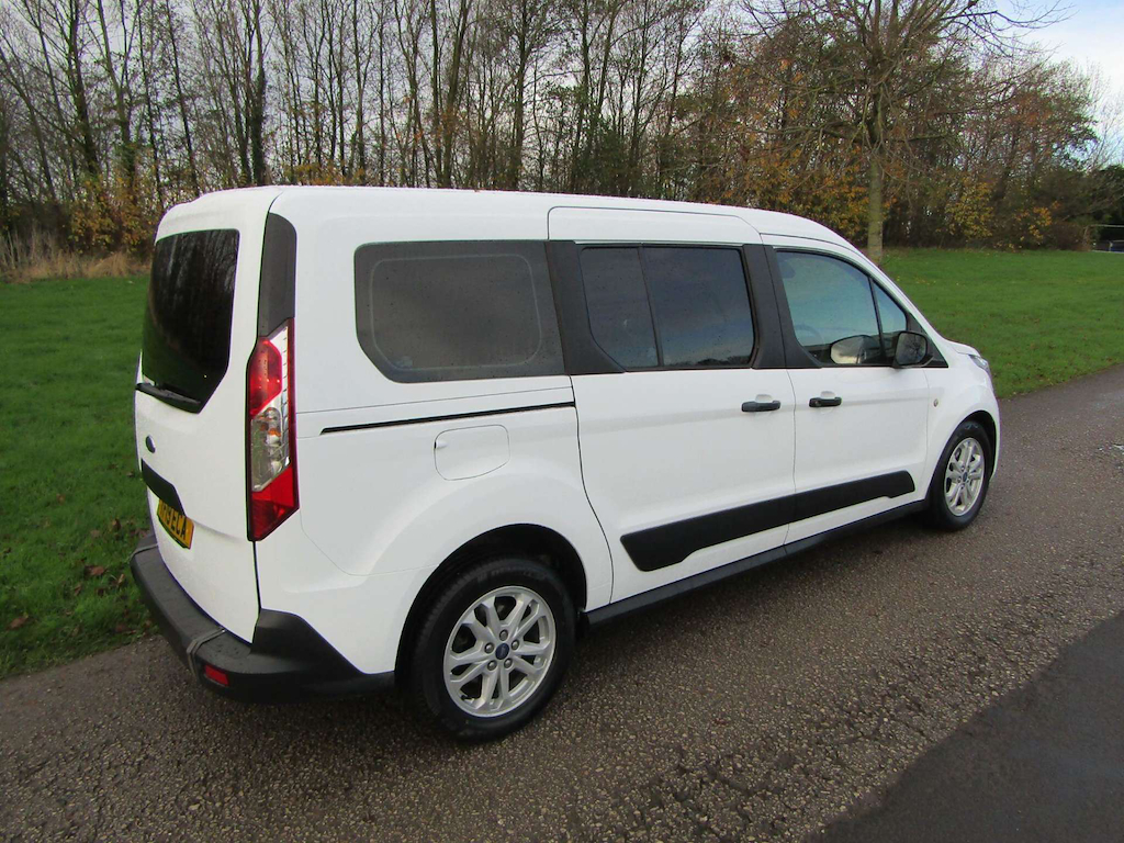 
								Ford Grand Tourneo Connect full									