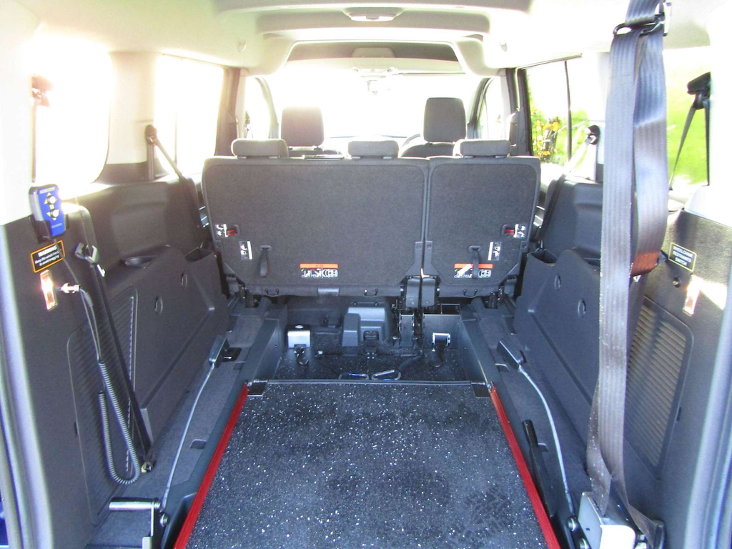 
								Ford Grand Tourneo Connect full									