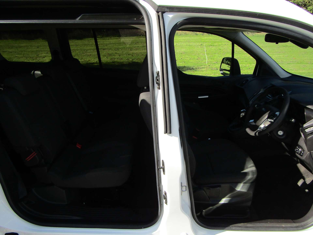 
								Ford Grand Tourneo Connect full									